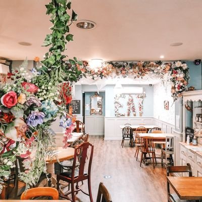 Vintage-style tea parlour in Lee-on-the-Solent high street. Re-opening May 17th!