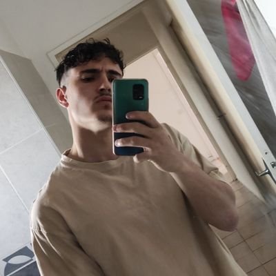 Thewindmill13's profile picture. oui