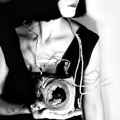 CruceruSilvia's profile picture. . https://t.co/vYVILxaR0g
"For me, a piece of jewelry is not worn. You wear it to let yourself be carried into its world... "