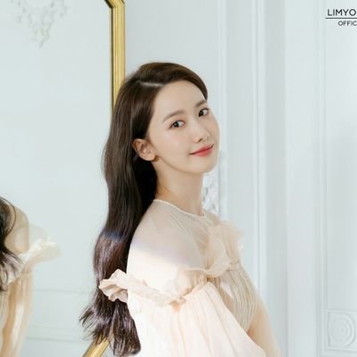 ﹙ 9O `𝐑𝐏 ﹚┊ nicknamed as an angel without wings, has a soothing smile. SNSD라는 걸 그룹에 합류 한 그녀는 임윤아입니다