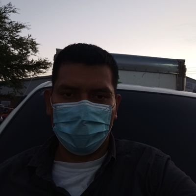 servicio de transporte . Estoy a sus órdenes .