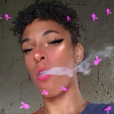 Valentina Victória 💖
tenho 17 anos
sou de Itaguaí
🏳️🌈 LGBTQIA+
Eu que falo,Acende a vela🍁Dê mais amor doque você recebe..