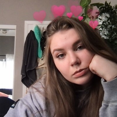 caitlinbatten's profile picture. 