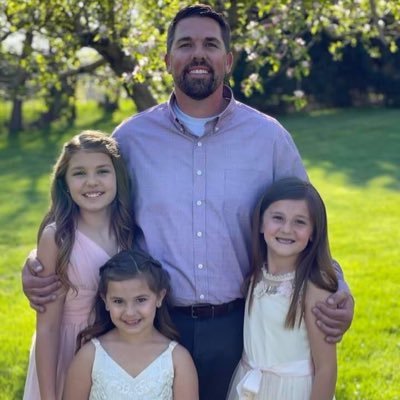 Husband, Father of a boy and 3 girls, Air Force Veteran living near Glenwood, Iowa and Privileged to lead the AgriVision Equipment sales team!
