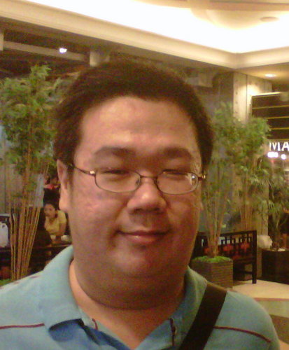 uuir4's profile picture. this twitter just only my wild dream, buat in real life, i just a polite person