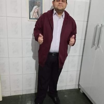 sou muito Gentil , gosto muito de passear, ajudar quem precisa