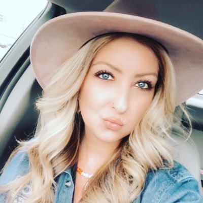 hotbeth02's profile picture. diary of a mad white woman- Honky Tonk Music- But with some hood 😏