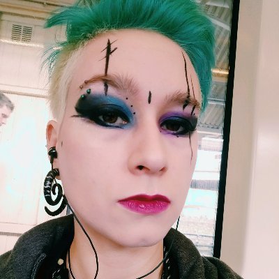 UK, 💀 alt-punk dominatrix 🤘Non-binary 🌈
club dancer,
18+ ONLY for sessions,
DON'T WASTE MY TIME,
unblock fee £40, OF
cashapp me - £twiztedpiXie