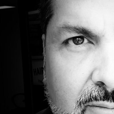 Matrojper's profile picture. Fotógrafo, emprendedor, Leica Maniac, Bernese lover.