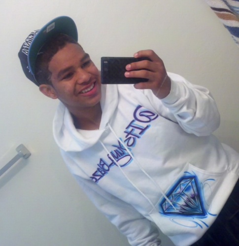im cool dont judge stay chillin hatters make me wifey be @LaddieeRiddle