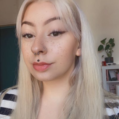 19 yo, she/her . ☀︎︎Cancer ↑Sagittarius ☾Cancer Paypal: https://t.co/R3AGGkpdQ9