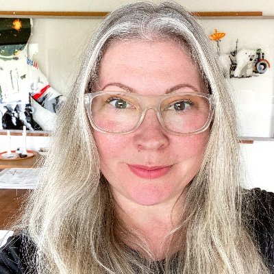 Former Trend/Merchandiser turned @orphanten Ceramic Artist. Community Over Competition