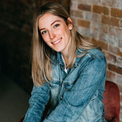 jaclynmcfruci's profile picture. Designer, Marketer, Podcaster & a whole lot more.

👩🏼‍💻 Lemon Collective Marketing Inc
🎙 Brb, Making Lemonade
⚡️ The Zest