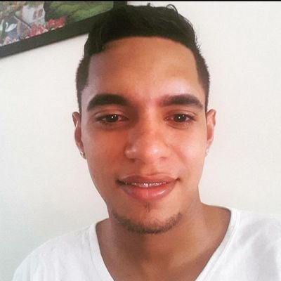 Me encanta el fútbol y los viajes⚽️🛣.
#FollowmeandIfollowback #Siguemeytesigo.