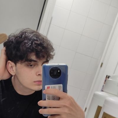 gaenial's profile picture. 