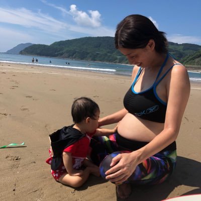 3yaloha's profile picture. sayakaのサブ垢｜ショートボード歴15年🌊鹿児島在住｜宮崎10年間移住🌴バリ島大好き✈️0歳1歳年子育児中｜夫もサーファー🏄‍♀️🏄‍♂️サーフファミリー｜夢はキャンピングカーで日本一周サーフトリップ｜サーフトレーニング｜サーフィンスクールも受付ます