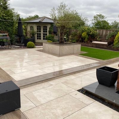 Manufacturer & distributor of Concrete Paving & Block Paving + importer of quality Natural Stone & Porcelain to the merchant industry. Tel: 01634 729900
