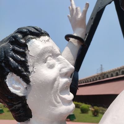 akelapunn's profile picture. no context homo sapien