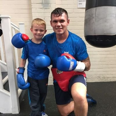 Former pro boxer and now pro boxing trainer.Youth worker, mentor & director of @thinkfastAcad
Proud Dad and husband above anything else #FamilyFirst ❤️