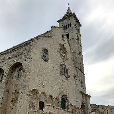 La Diocesi di Trani risale, secondo la tradizione, ai tempi apostolici.