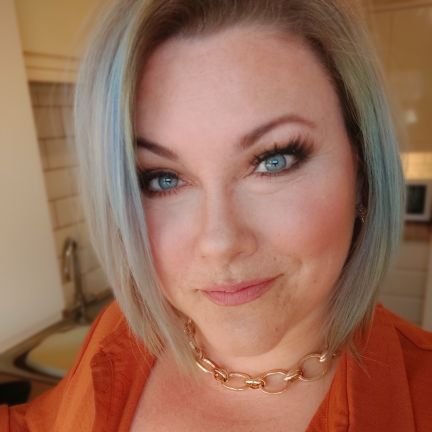 #Streamer on #twitch... Mom to two boys... Winging my way through life and gaming!