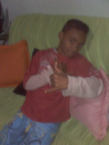 eu sou um ca legal amorozo e muito amigavel e gosto de curtir a vida bastante
