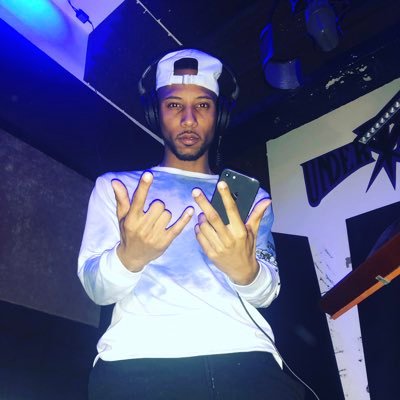 #Steezy. Rapper/Singer. Sound Engineer. Aries. Raleigh NC. #SelfMade. #SmileThroughTheBulls