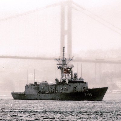 Türk Milletinin ve Vatanın hizmetinde,Atatürkçü,Ulusalcı,anti-emperyalist Bahriyeli.Kuvvacı İlyas,Temel,Süreyyanin torunu.Firtinalar isimiz💪Navy&Mil SME⚓️🇹🇷