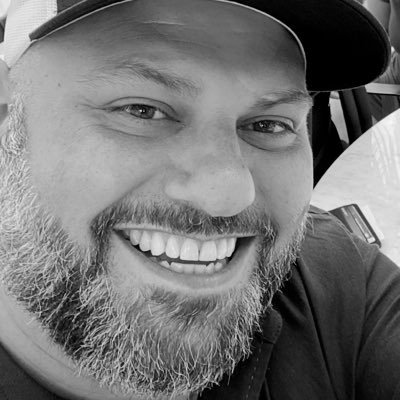 Director of sales for @moov - Changing the core experience of fintech, love life, and humans. An Avid University of Kentucky Fan.