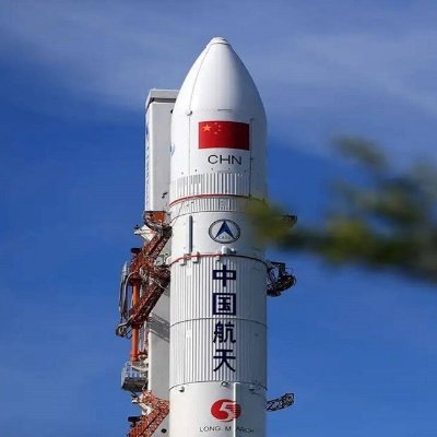 ¡Hola 你们好! ¡Persiguiendo el programa espacial chino! Tweets en español por una fan del Universo y la tecnología. 
🚀 我是智利记者。