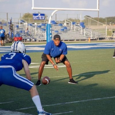 Navasota High School WRs coach/Passing game coordinator 🏈 Varsity Assistant Head Basketball coach 🏀 Head Track coach 🏃🏾‍♂️