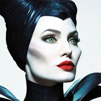 Maleficent tita is a fanatic of LouDre “The fairy tita 🧚‍♀️ “ Don’t dare to hurt LouDre coz i become an evil fairy🧚‍♀️