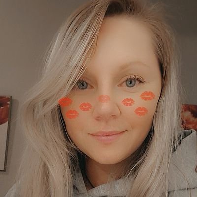 HollyWill6's profile picture. 