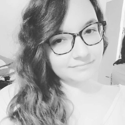 Amour, Famille, Amis 
18 ans
Danse, chant, ecriture, lecture et jeux vidéo.