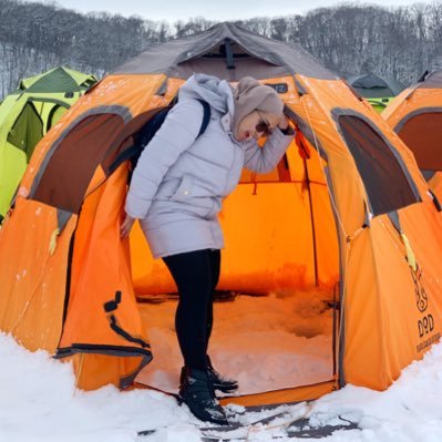 NadiaAzlan's profile picture. Perempuan cadel ini tidak pernah bisa melafas huruf R dengan sempurna.