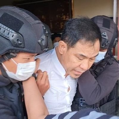 lale_toto's profile picture. pria normal yang baik hati