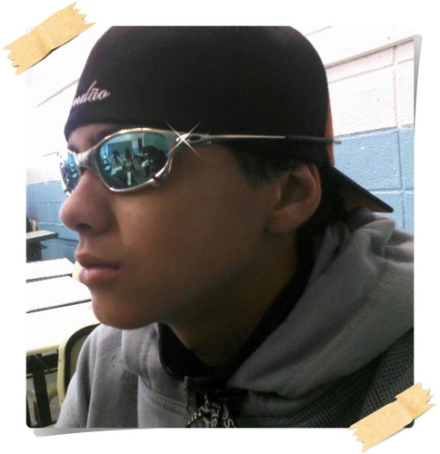 tenho tudo que preciso mais só não tenho Você... me segue no Twitter!!! acima de tudo segue jesus só ele te da força para vive é esse é o primeiro que eu sigo!!