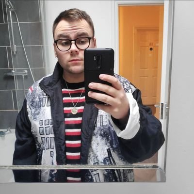 cmhnngwy's profile picture. 24 | He/They | Warwick Physics | Sussex PGCE |