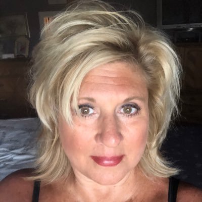 lisa81262633's profile picture. 