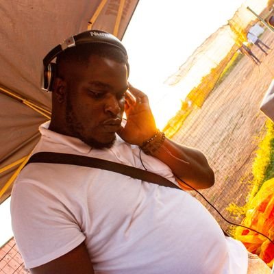 Dj/producer 

For bookings/Interviews :Nkosinathi Matsebula: 0815773970 or email coolshade5867@gmail.com.