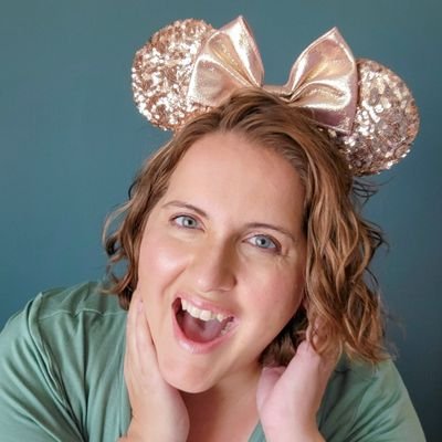 #writer, #podcast host, content creator and social media marketer. #Disneyland and Family #Travel expert. 
#DisneylandwithKids co-founder #TravelResponsibly