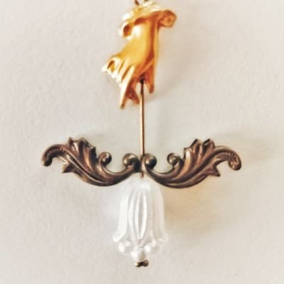 pendant_lanuit's profile picture. 不定期 / 旅のような装飾品店