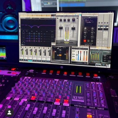 Music Producer & Mix Master Engineer |
C.E.O at CrossBeat Music | CrossFire Mixing | CrossMix Studio