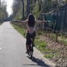 Lanomadesed's profile picture. Un jour, elle s'acheta un vélo. Et ils vécurent heureux.

Chroniqueuse dans @EnTitane
Bénévole à @velotheque1050

#Bruxellesàvélo #BXLdemandsCleanAir
