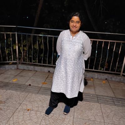 vinitha_picksup's profile picture. Your smile is a reason for many others to smile : )