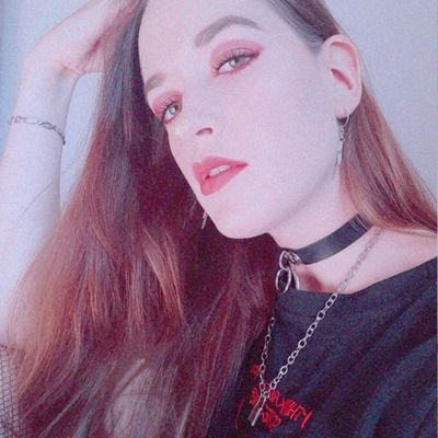 She/Her ♀️ LGBTQIA+Friendly 🏳️🌈
• 🐏♈ • Douceur de miel 🍯🐝 • Passion incommensurable pour le BL 💛 • Obsession toute particulière pour BKPP 🦋🌺🥥
