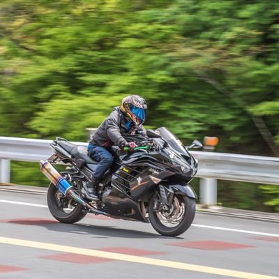 東京住み
趣味はバイクツーリング温泉めぐり
釣り、2級船舶免許所持、アニメ、サバイバル源流釣り    元航空自衛官
無言フォロー失礼します
           バイクツーリング誘って下さい