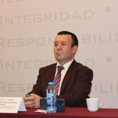 Egresado de la Universidad De La Salle Bajío, AC (CPC y MF) CEO de Hernández Campos Contadores Públicos, SC Presidente de ANEFAC Guanajuato