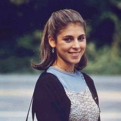 irlmeadsoprano's profile picture. 