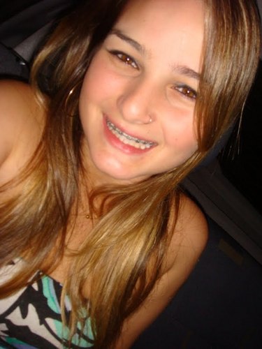 Quem tem amor no coração e um sorriso no rosto, não precisa de mais nada para ser feliz =D